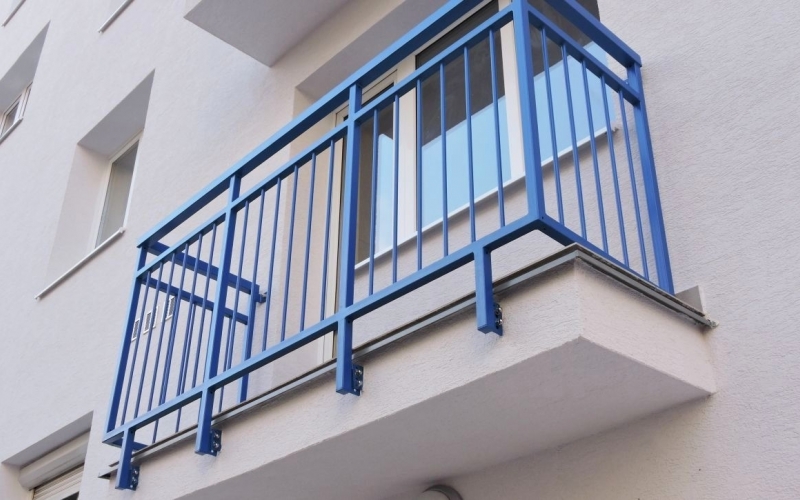 oceľové zábradlie