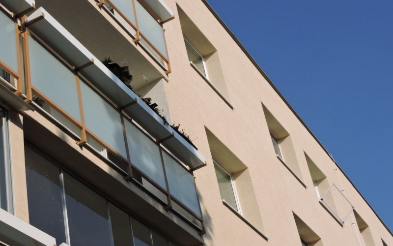 Oceľové zábradlie s konex sklom