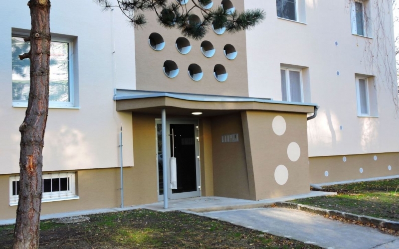 Oplechovanie vchodovej striešky