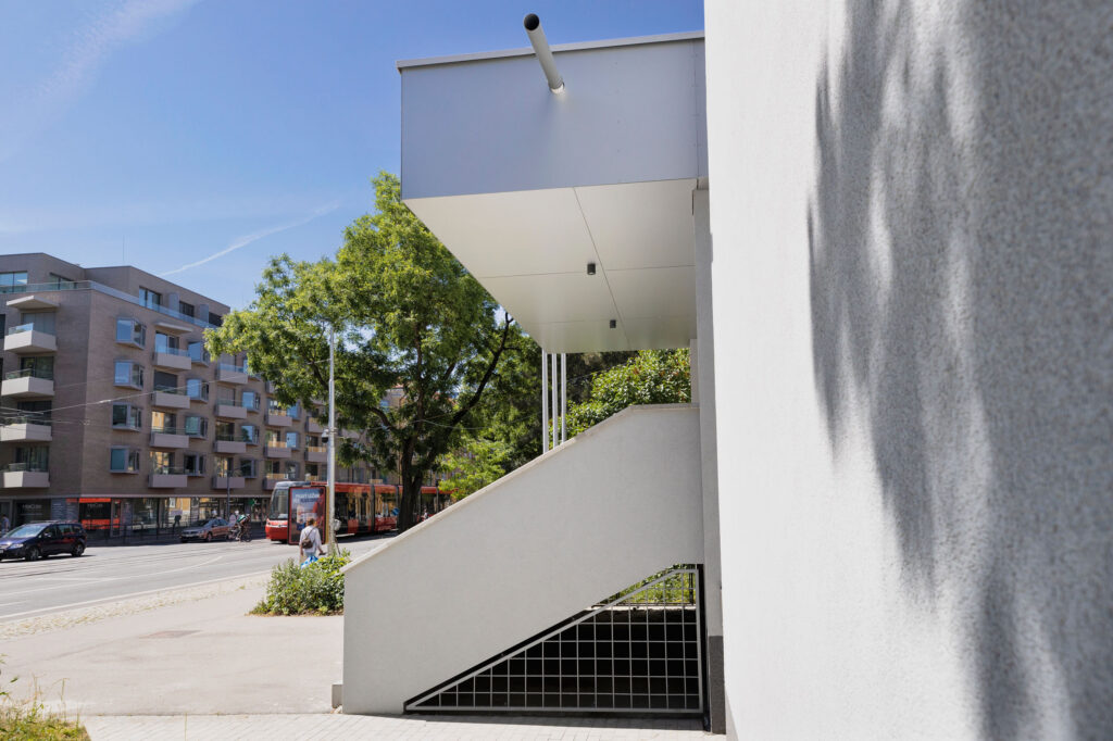 Okresné riaditeľstvo PZ – Vajnorská ulica, Bratislava – foto 4 | PANNONIA STEEL